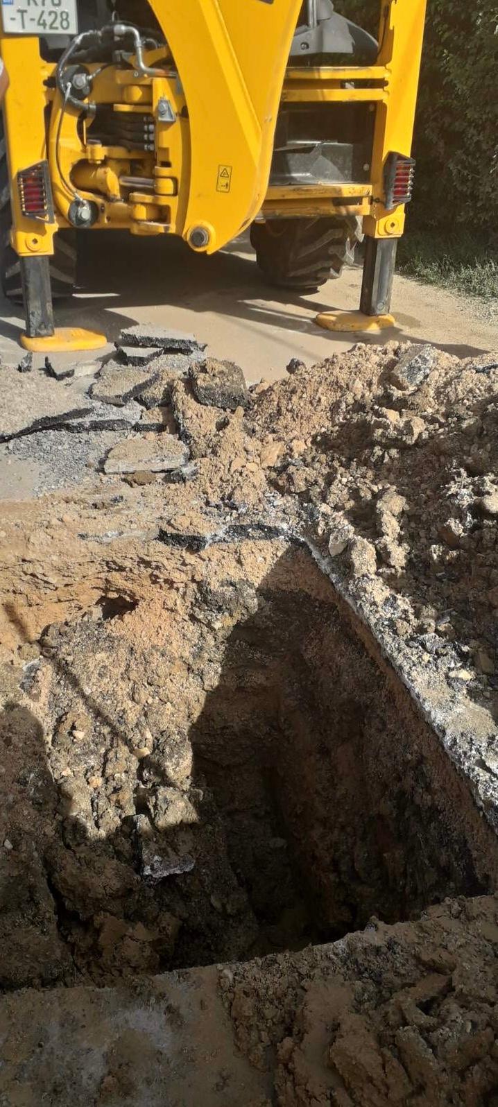 Služba za održavanje vodovodne mreže i objekata:  RADOVI NA VODOVODNOJ MREŽI