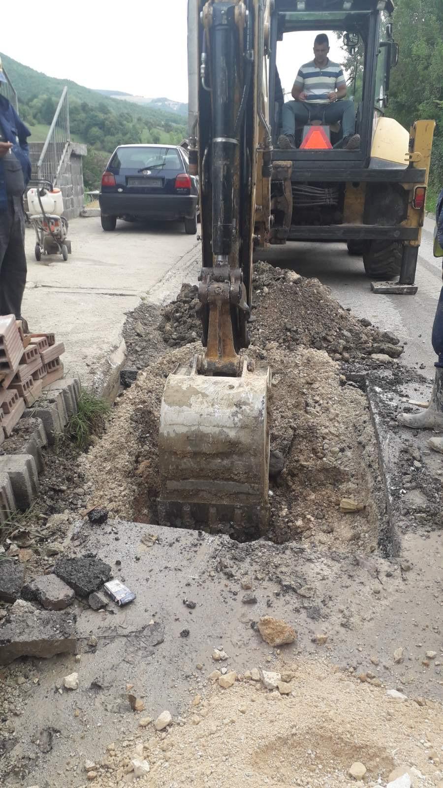 Služba za održavanje vodovodne mreže i objekata:  RADOVI NA VODOVODNOJ MREŽI
