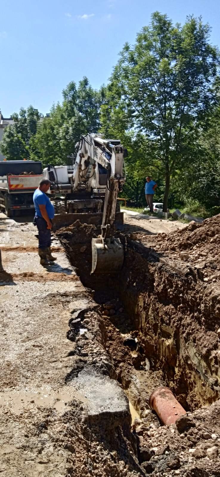 U ulici Jukićeva radovi se odvijaju u kontinuitetu:  U TOKU REKONSTRUKCIJA SEPARATNE KANALIZACIONE MREŽE