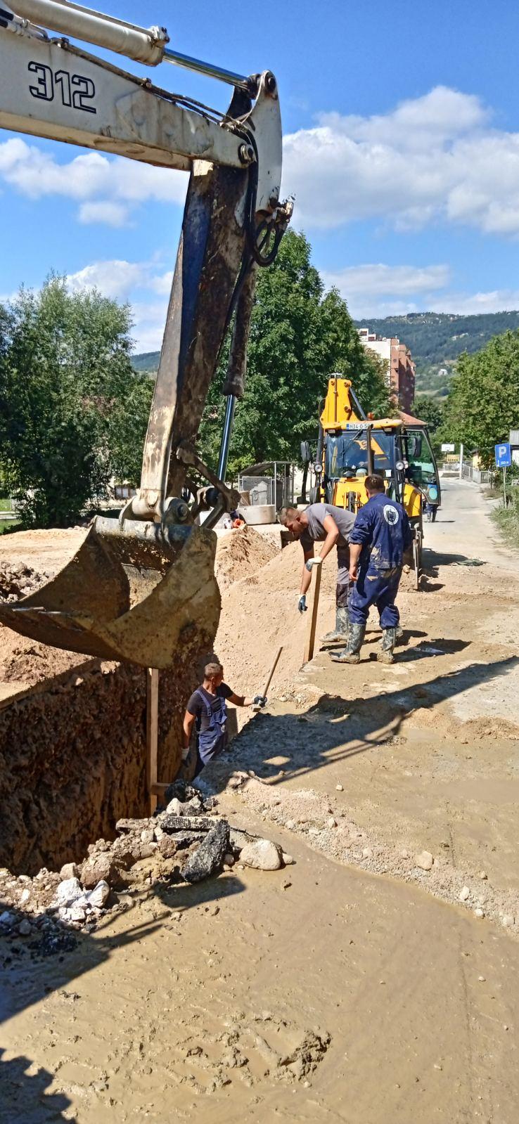 U ulici Jukićeva radovi se odvijaju u kontinuitetu:  U TOKU REKONSTRUKCIJA SEPARATNE KANALIZACIONE MREŽE