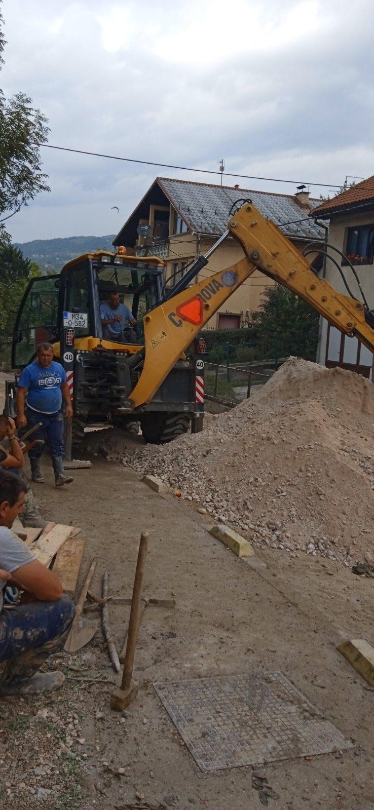 Služba održavanja kanalizacione mreže i objekata: RADOVI NA REKONSTRUKCIJI SEPARATNOG KANALA