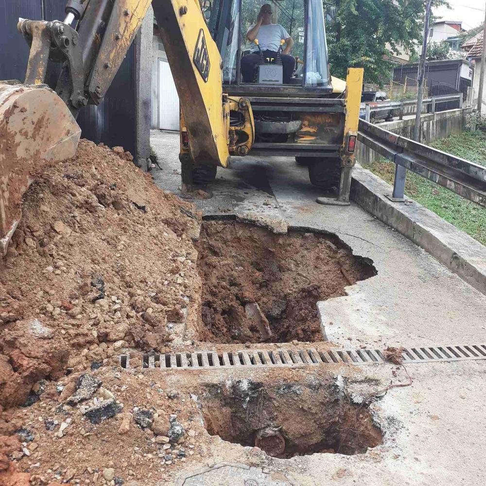 Služba održavanja kanalizacione mreže i objekata: RADOVI NA KANALIZACIONOJ MREŽI