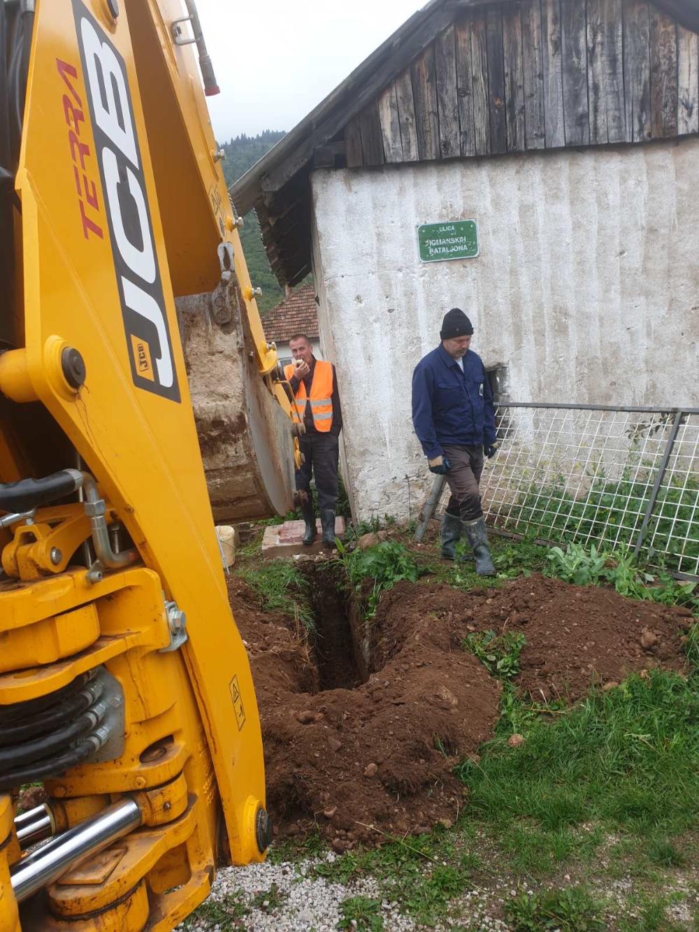 Služba za održavanje vodovodne mreže i objekata:  RADOVI NA VODOVODNOJ MREŽI