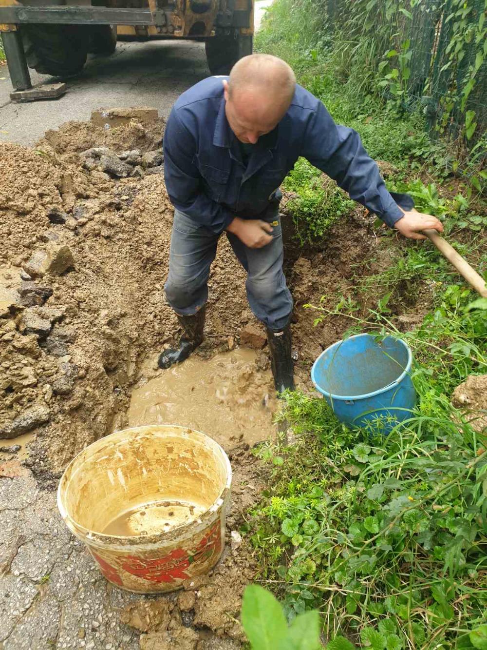 Služba za održavanje vodovodne mreže i objekata:  RADOVI NA VODOVODNOJ MREŽI