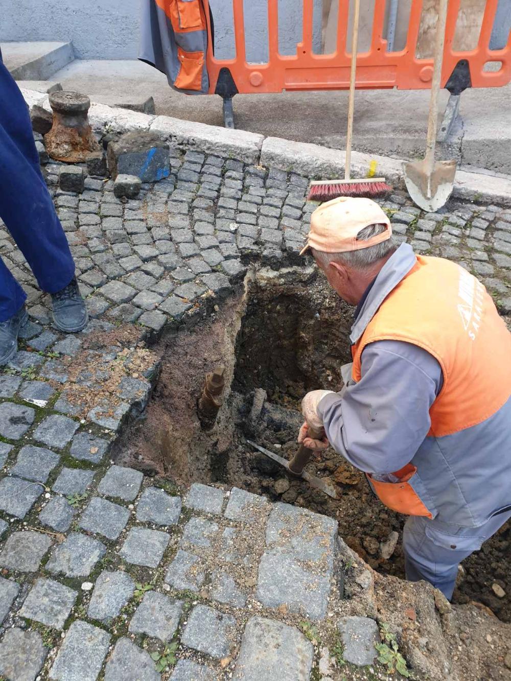 Služba za održavanje vodovodne mreže i objekata:  RADOVI NA VODOVODNOJ MREŽI