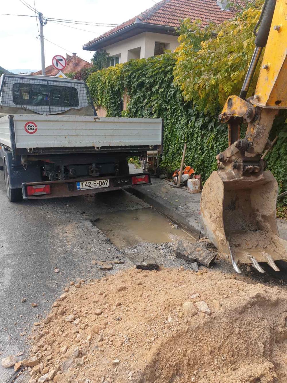 Služba za održavanje vodovodne mreže i objekata:  RADOVI NA VODOVODNOJ MREŽI