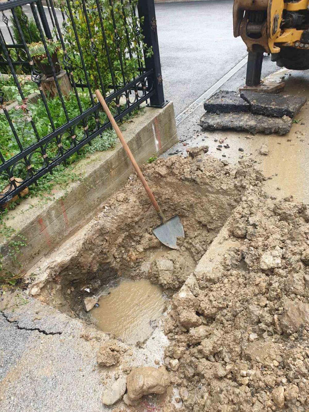 Služba za održavanje vodovodne mreže i objekata:  RADOVI NA VODOVODNOJ MREŽI