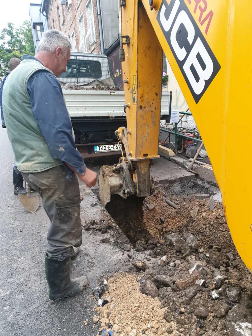 Služba za održavanje vodovodne mreže i objekata:  RADOVI NA VODOVODNOJ MREŽI