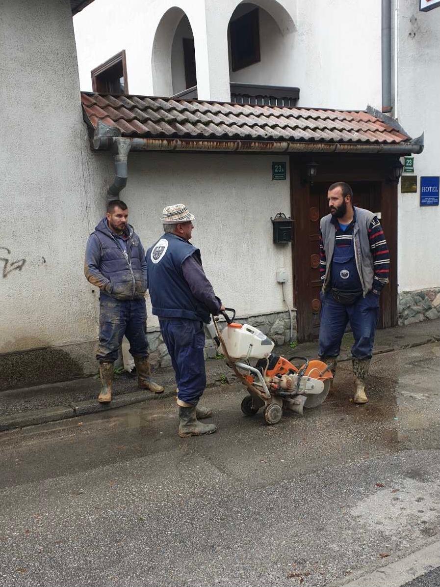 Služba za održavanje vodovodne mreže i objekata:  RADOVI NA VODOVODNOJ MREŽI
