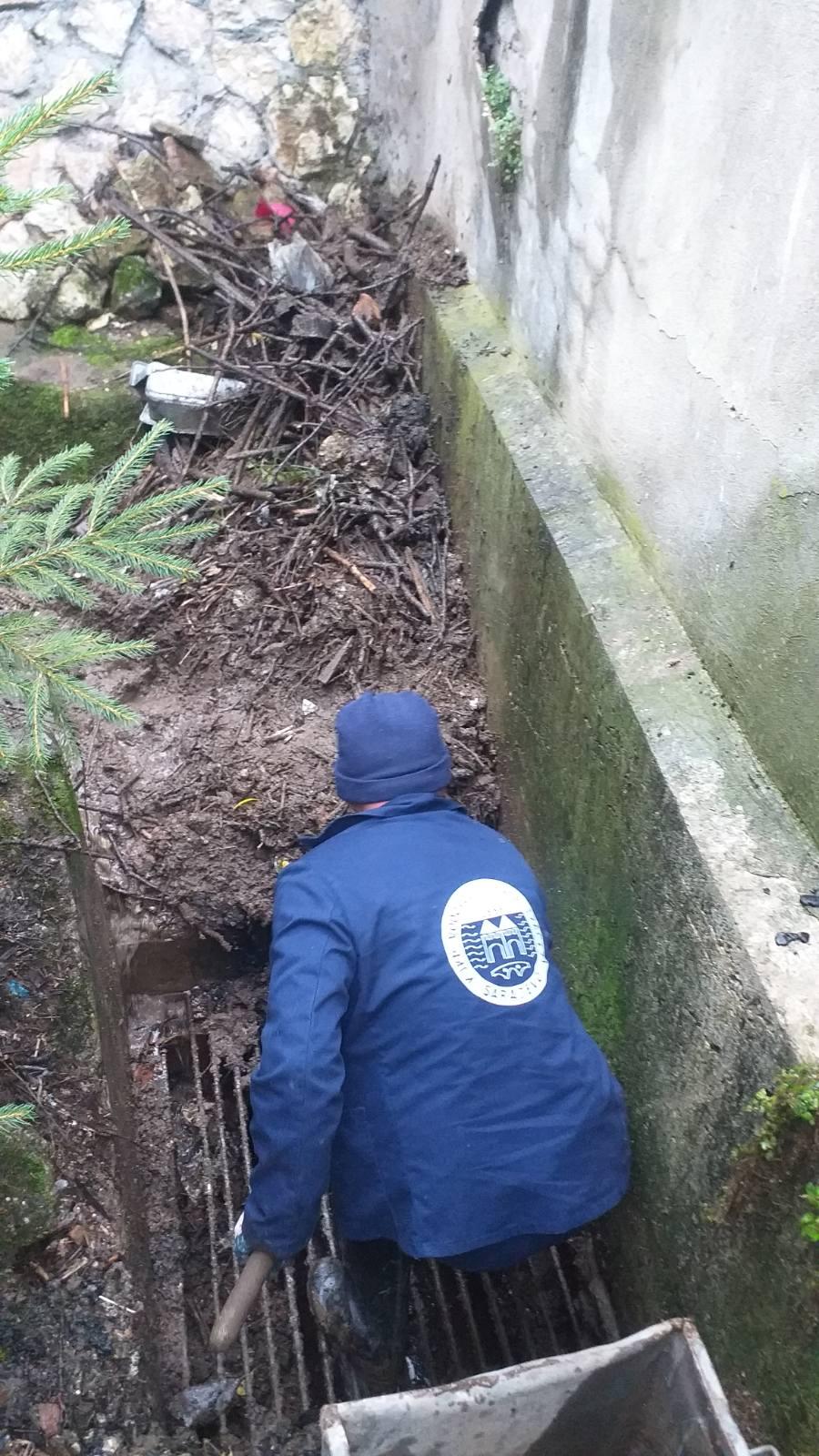 Služba održavanja kanalizacione mreže i objekata: RADOVI NA KANALIZACIONOJ MREŽI