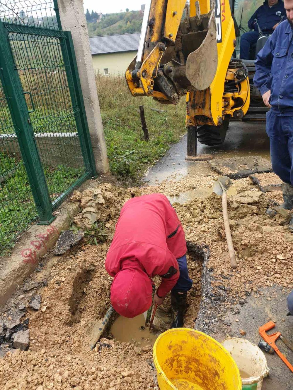 Služba za održavanje vodovodne mreže i objekata:  RADOVI NA VODOVODNOJ MREŽI