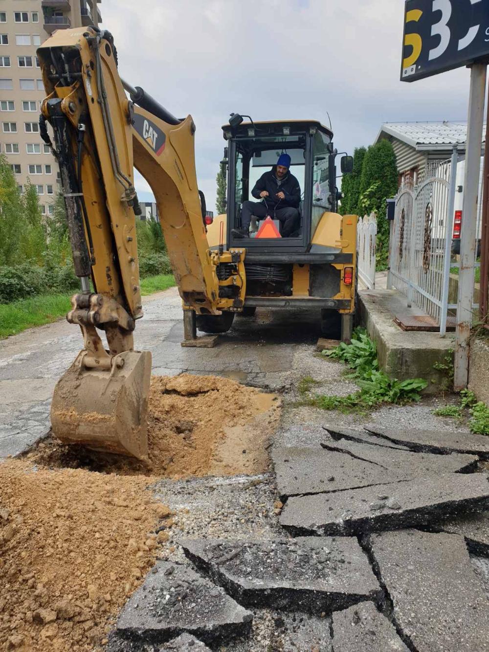 Služba za održavanje vodovodne mreže i objekata:  RADOVI NA VODOVODNOJ MREŽI