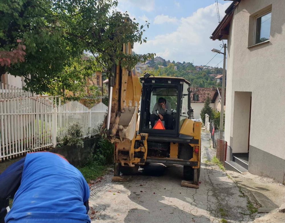 Služba za održavanje vodovodne mreže i objekata:  RADOVI NA VODOVODNOJ MREŽI
