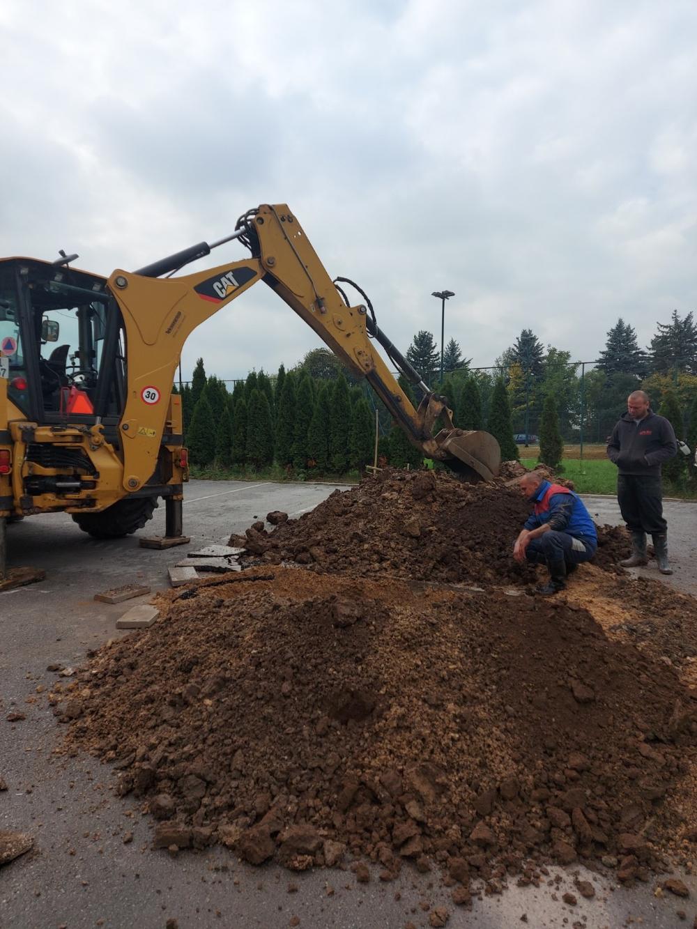 Služba za održavanje vodovodne mreže i objekata:  RADOVI NA VODOVODNOJ MREŽI
