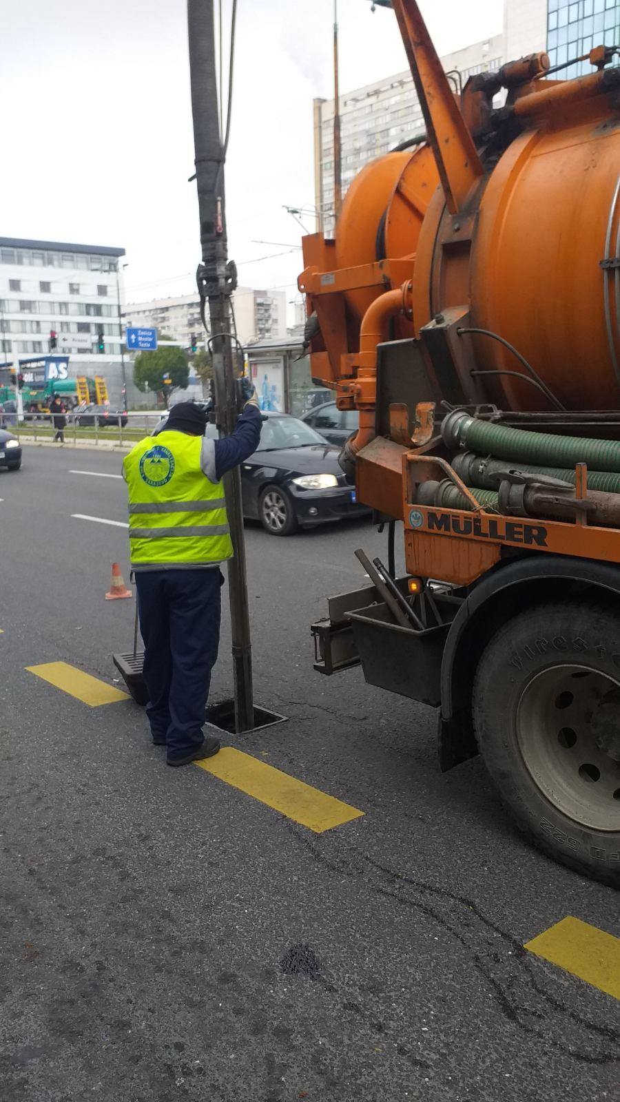Služba održavanja kanalizacione mreže i objekata: RADOVI NA KANALIZACIONOJ MREŽI