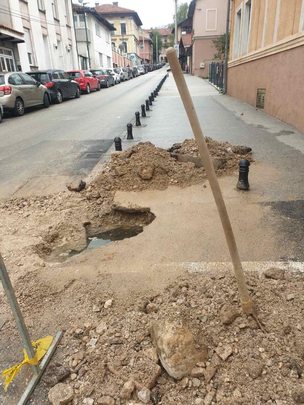 Služba za održavanje vodovodne mreže i objekata:  RADOVI NA VODOVODNOJ MREŽI