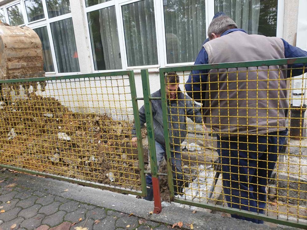 Služba za održavanje vodovodne mreže i objekata:  RADOVI NA VODOVODNOJ MREŽI