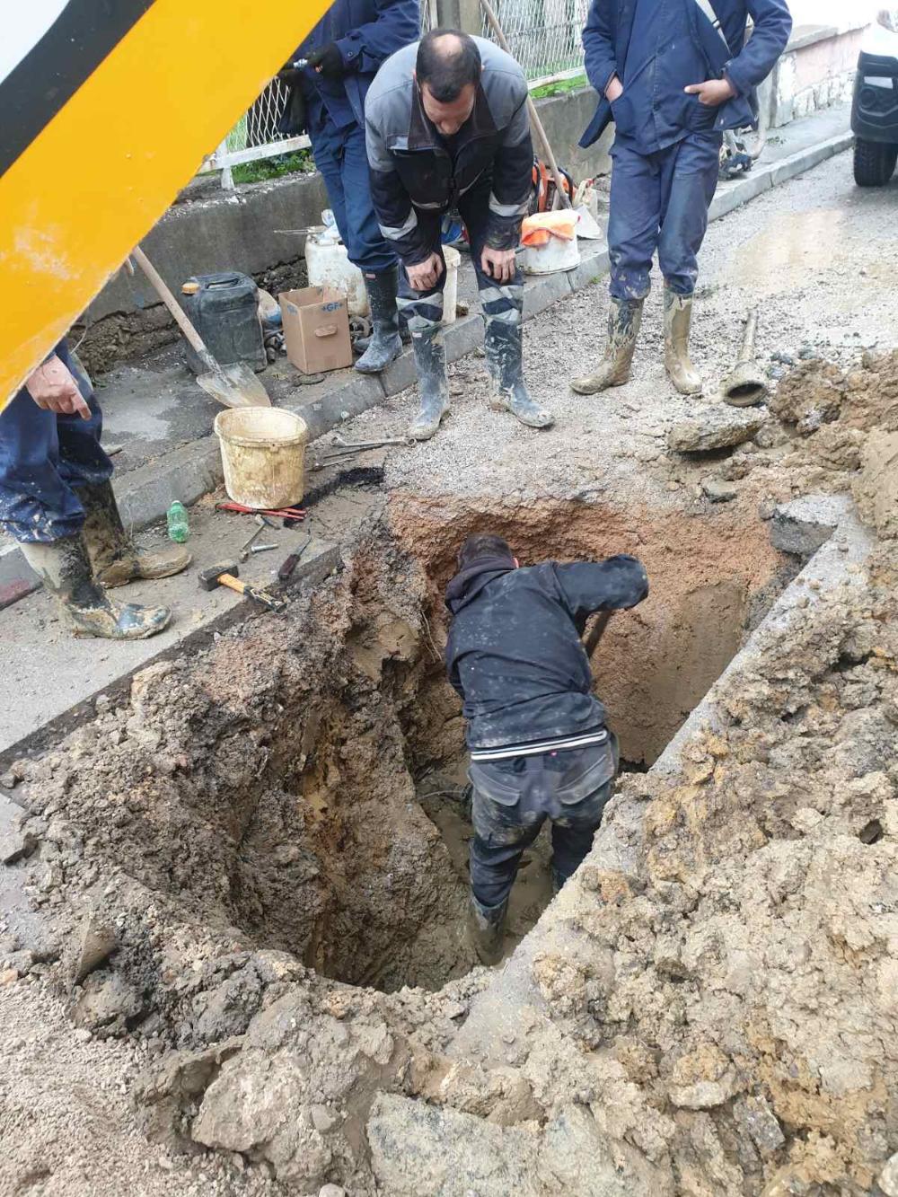 Služba za održavanje vodovodne mreže i objekata:  RADOVI NA VODOVODNOJ MREŽI