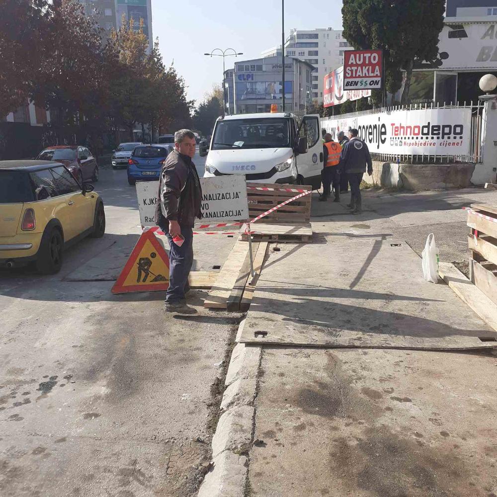 Služba održavanja kanalizacione mreže i objekata: RADOVI NA IZRADI SEPARATNIH PRIKLJUČAKA