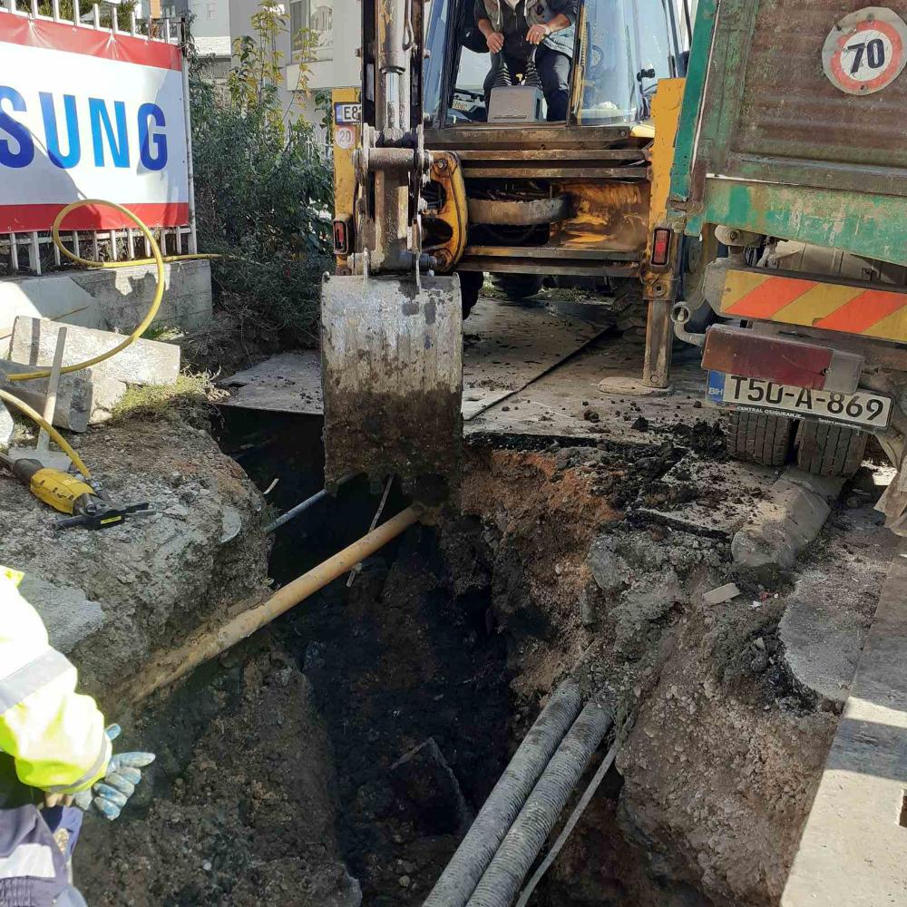 Služba održavanja kanalizacione mreže i objekata: RADOVI NA IZRADI PRIKLJUČAKA