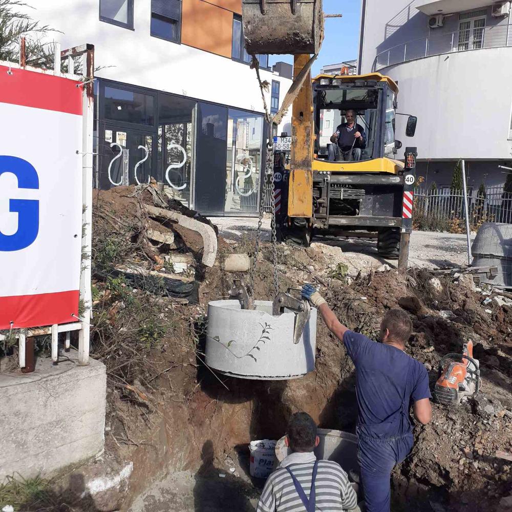 Služba održavanja kanalizacione mreže i objekata: RADOVI NA IZRADI I MONTAŽI SEPARATNIH PRIKLJUČAKA