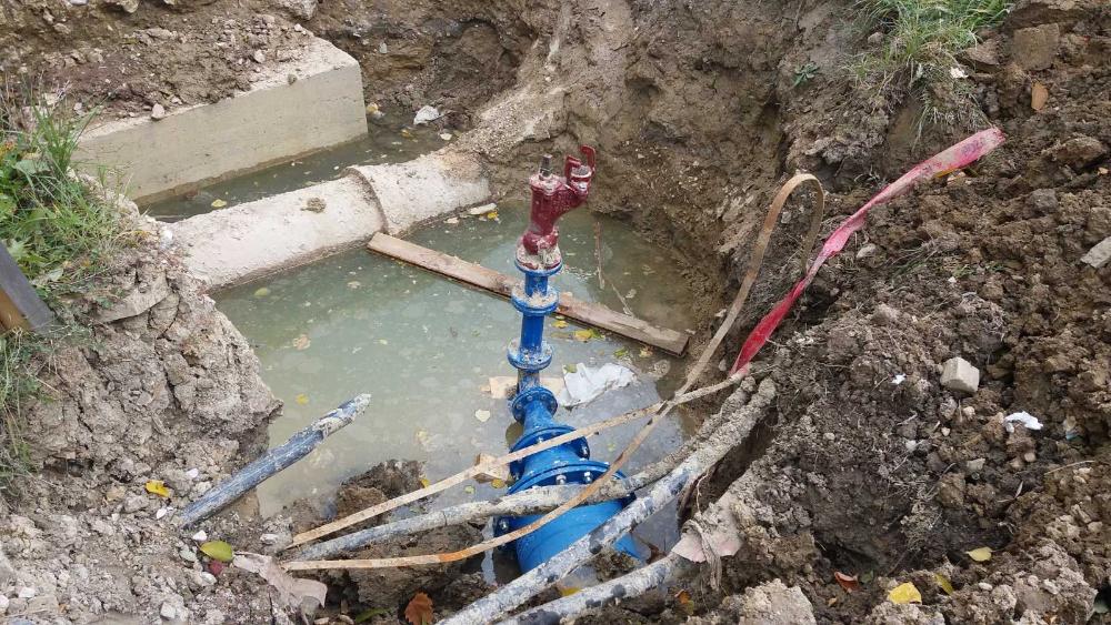 Služba za održavanje vodovodne mreže i objekata:  RADOVI NA VODOVODNOJ MREŽI