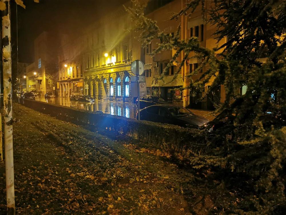 Olujno nevrijeme u Sarajevu: PROUZROKOVALO MNOGOBROJNE PROBLEME 