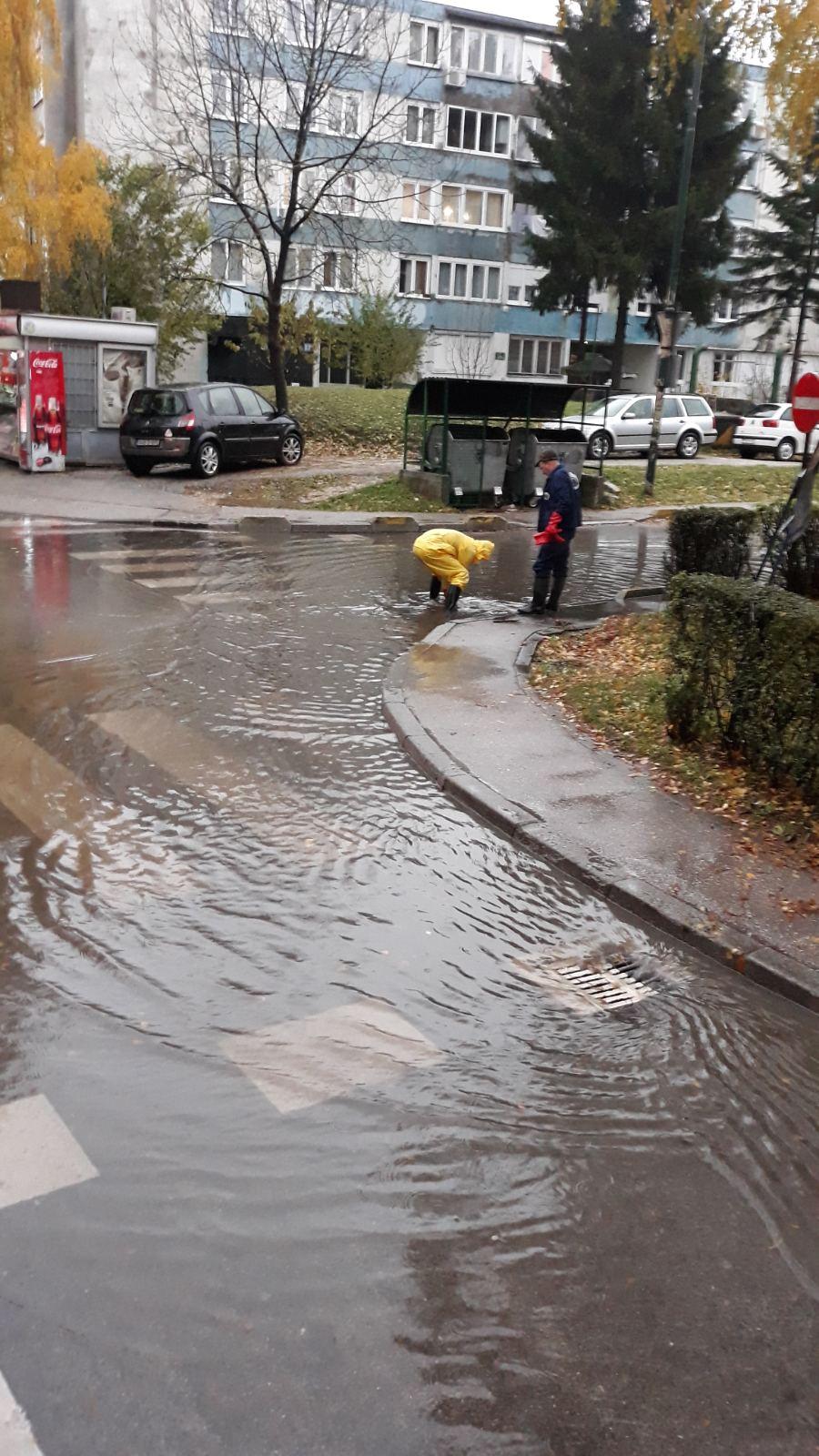 Usljed obilnih kišnih padavina: MNOGO INTERVENCIJA NA TERENU