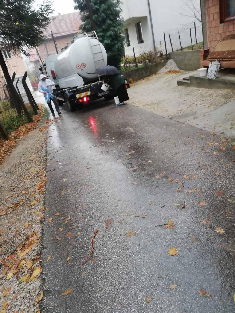 Ekipe KJKP " Vodovod i Kanalizacija" d.o.o. Sarajevo dostavili su pitku vodu za potrebe Doma za zbrinjavanje osoba sa invaliditetom