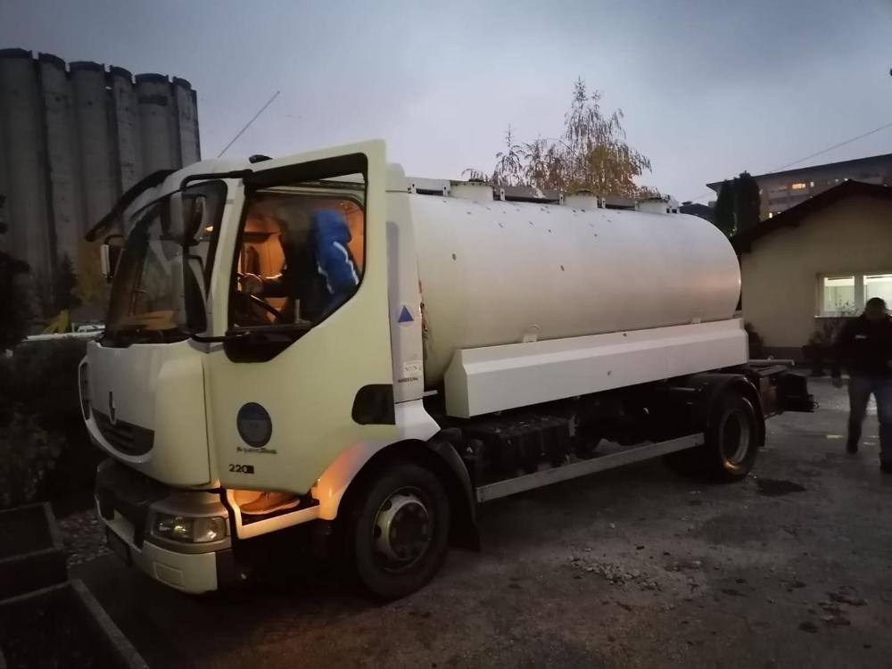 Ekipe KJKP " Vodovod i Kanalizacija" d.o.o. Sarajevo dostavili su pitku vodu za potrebe Doma za zbrinjavanje osoba sa invaliditetom