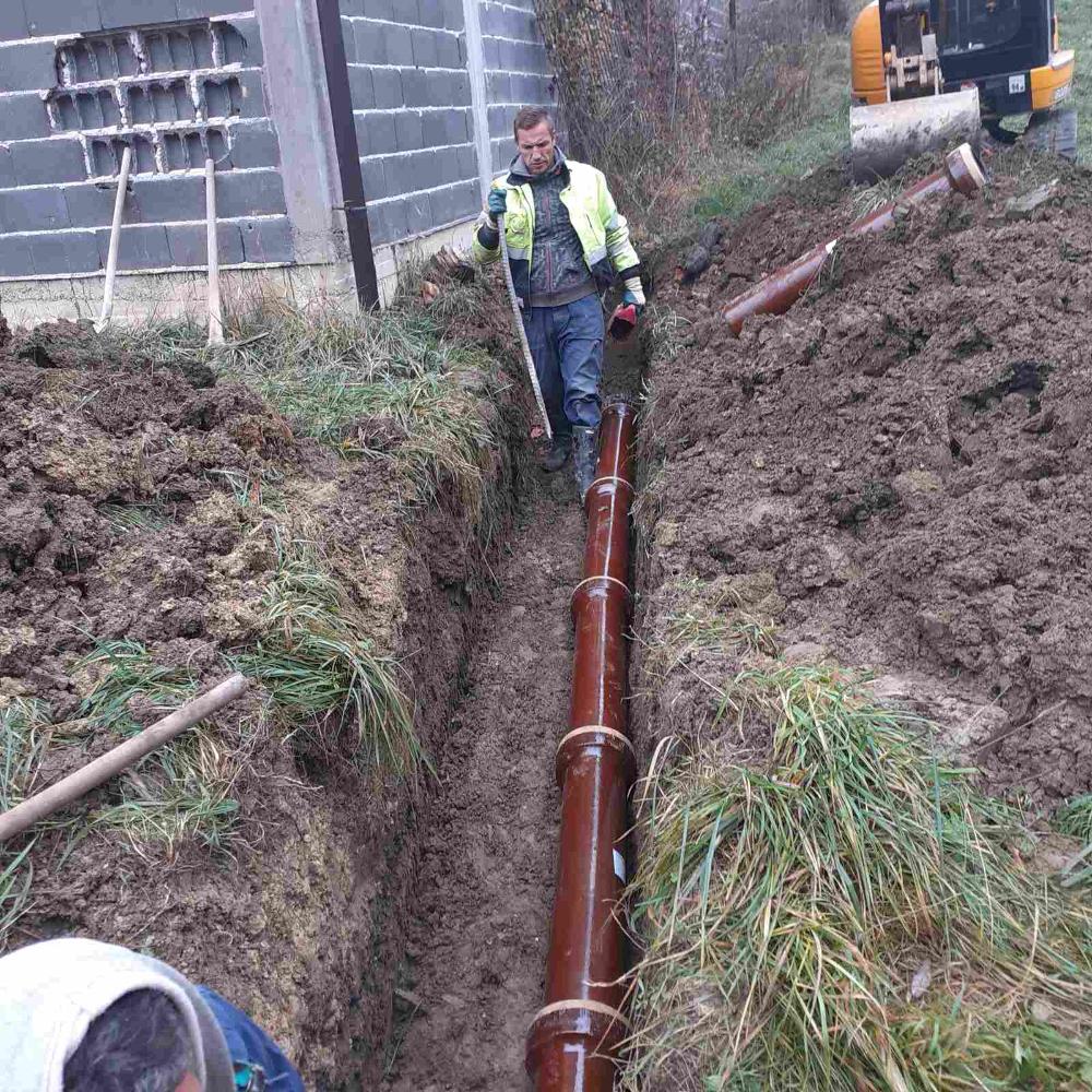 Služba održavanja kanalizacione mreže i objekata: RADOVI NA KANALIZACIONOJ MREŽI