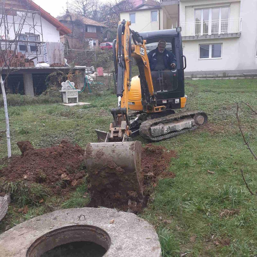 Služba održavanja kanalizacione mreže i objekata: RADOVI NA KANALIZACIONOJ MREŽI