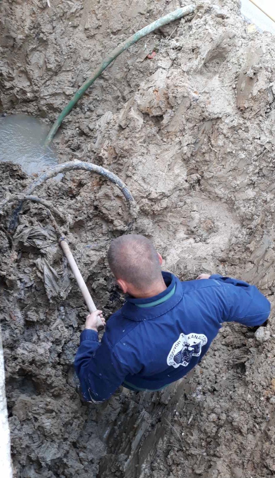 Služba za održavanje vodovodne mreže i objekata:  RADOVI NA VODOVODNOJ MREŽI