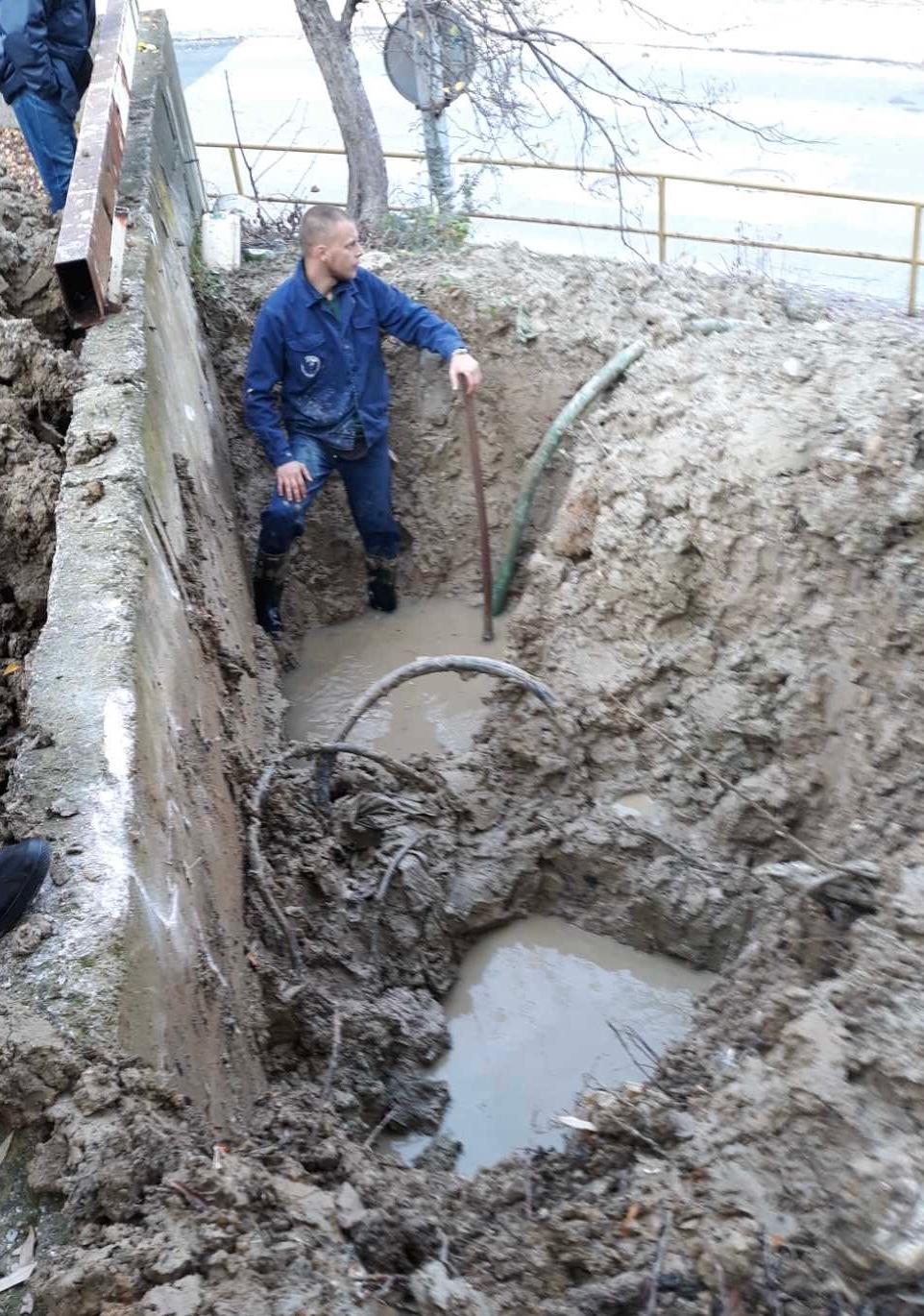 Služba za održavanje vodovodne mreže i objekata:  RADOVI NA VODOVODNOJ MREŽI