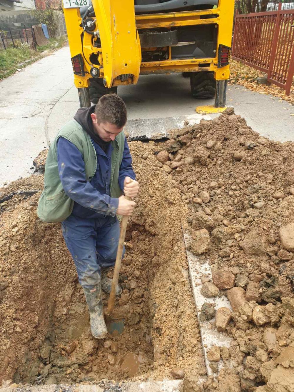 Služba za održavanje vodovodne mreže i objekata:  RADOVI NA VODOVODNOJ MREŽI