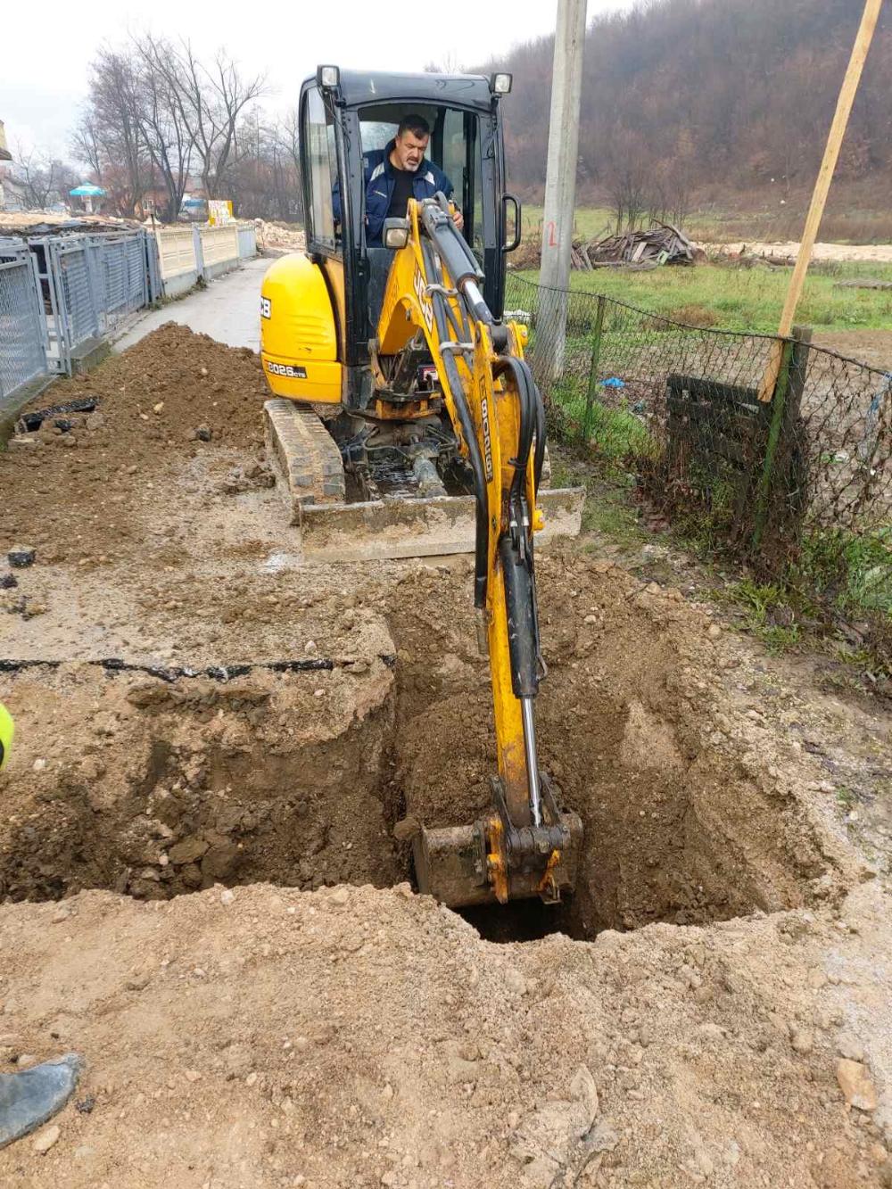 Služba održavanja kanalizacione mreže i objekata:  RADOVI NA KANALIZACIONOJ MREŽI