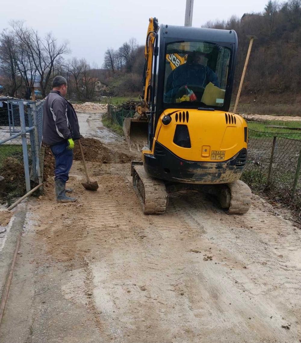 Služba održavanja kanalizacione mreže i objekata:  RADOVI NA KANALIZACIONOJ MREŽI