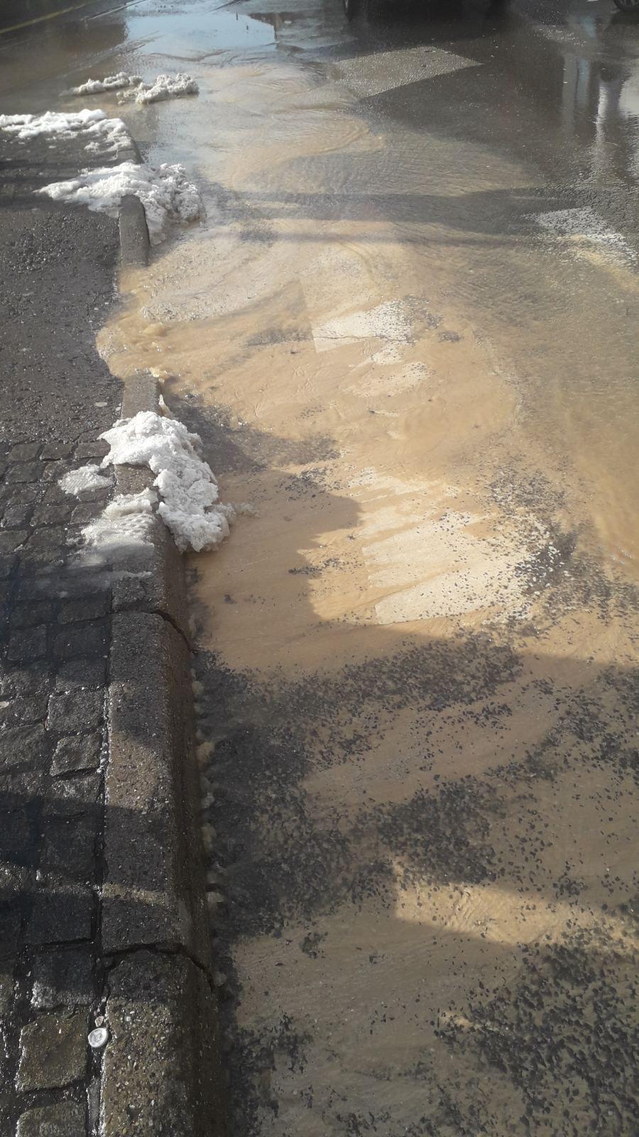 Služba za održavanje vodovodne mreže i objekata:  RADOVI NA VODOVODNOJ MREŽI