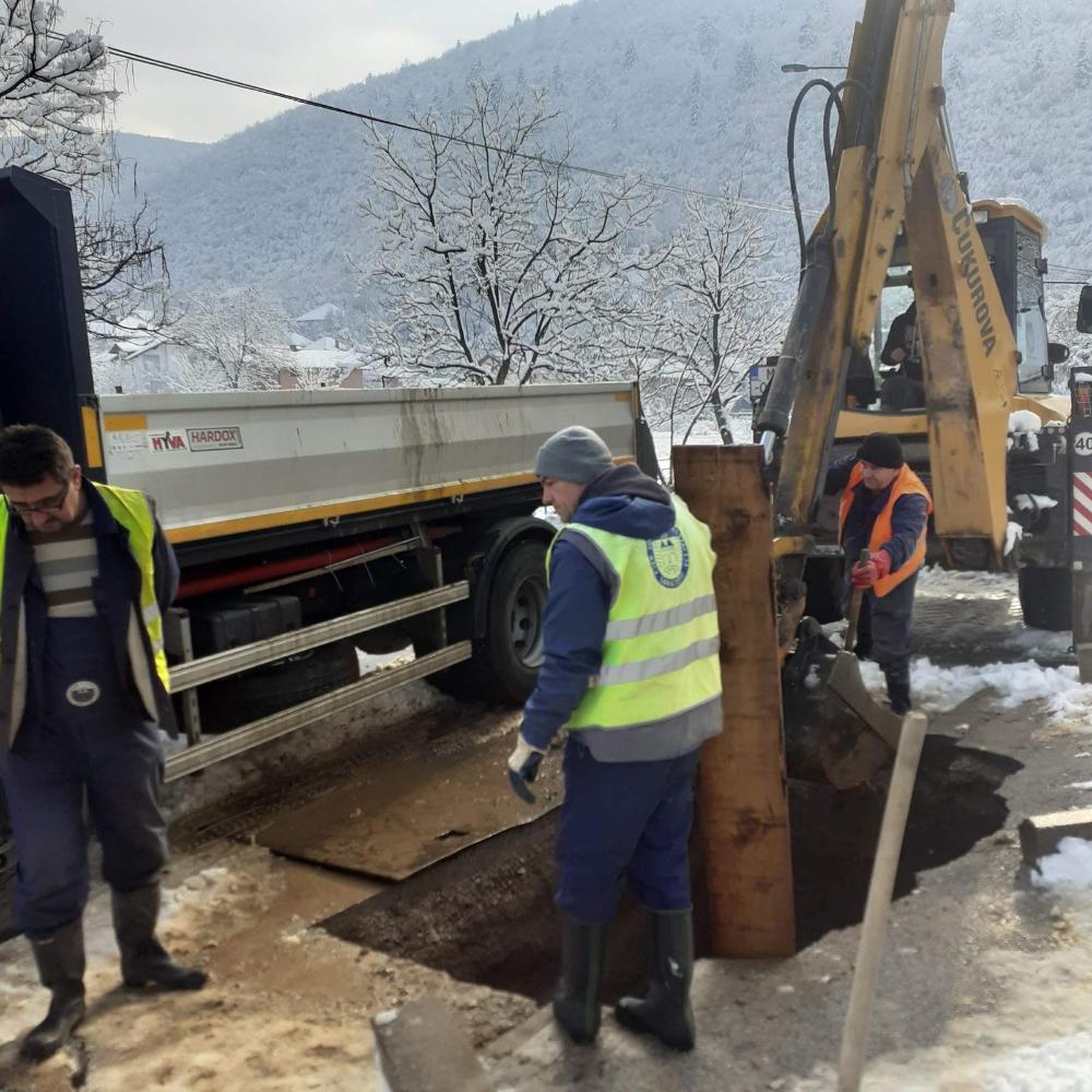 Služba održavanja kanalizacione mreže i objekata:  RADOVI NA KANALIZACIONOJ MREŽI