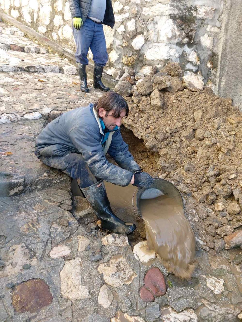 Služba održavanja kanalizacione mreže i objekata:  RADOVI NA KANALIZACIONOJ MREŽI