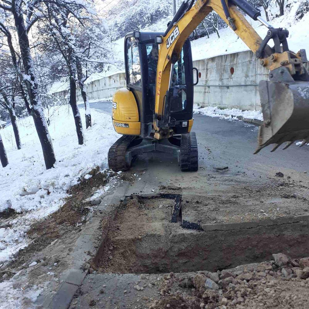 Služba održavanja kanalizacione mreže i objekata:  RADOVI NA KANALIZACIONOJ MREŽI