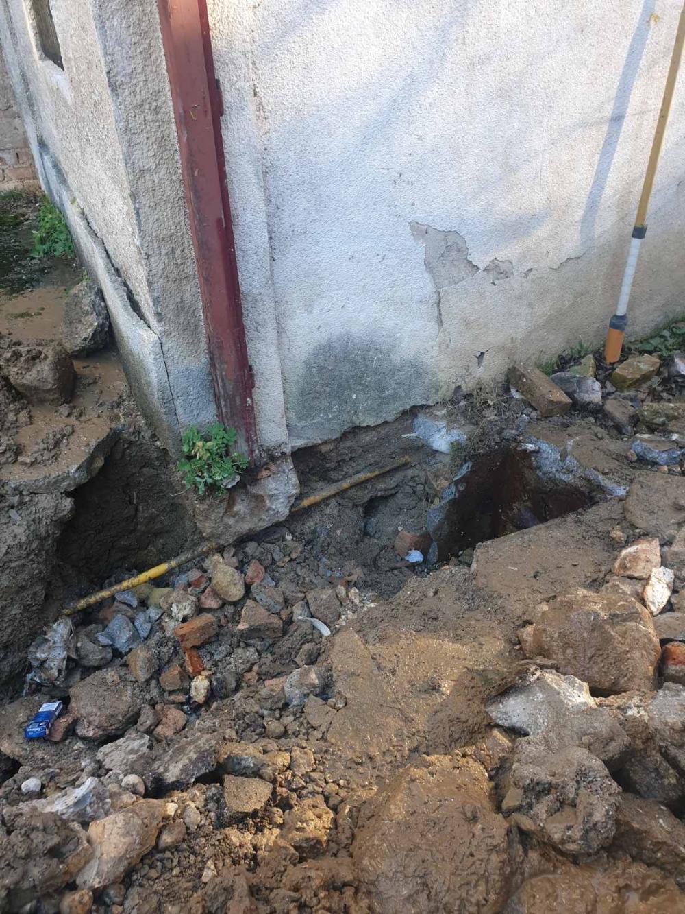 Služba za održavanje vodovodne mreže i objekata:  RADOVI NA VODOVODNOJ MREŽI