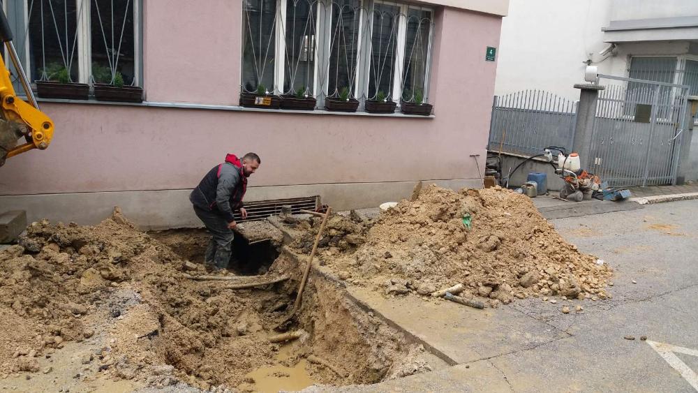 Služba za održavanje vodovodne mreže i objekata:  RADOVI NA VODOVODNOJ MREŽI