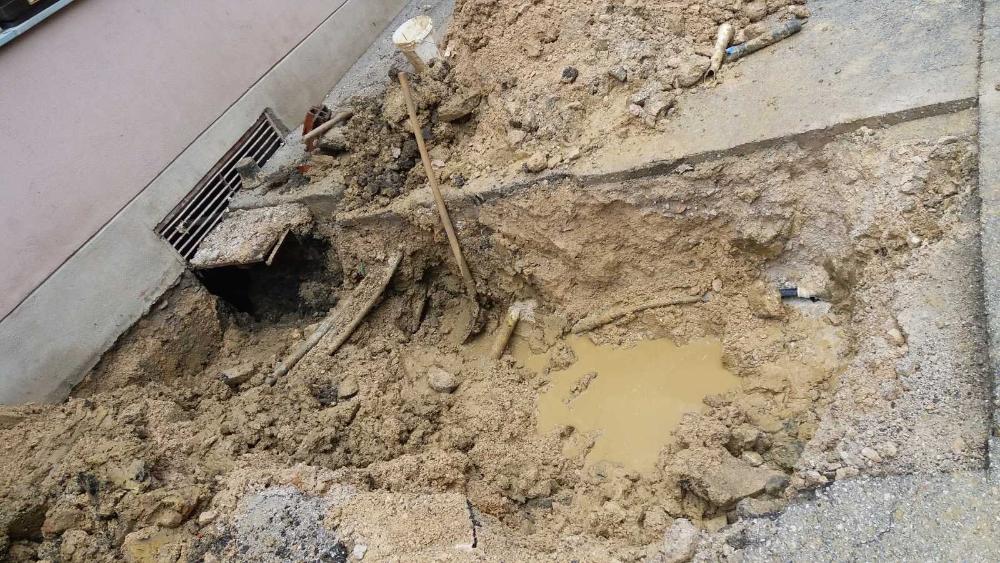 Služba za održavanje vodovodne mreže i objekata:  RADOVI NA VODOVODNOJ MREŽI