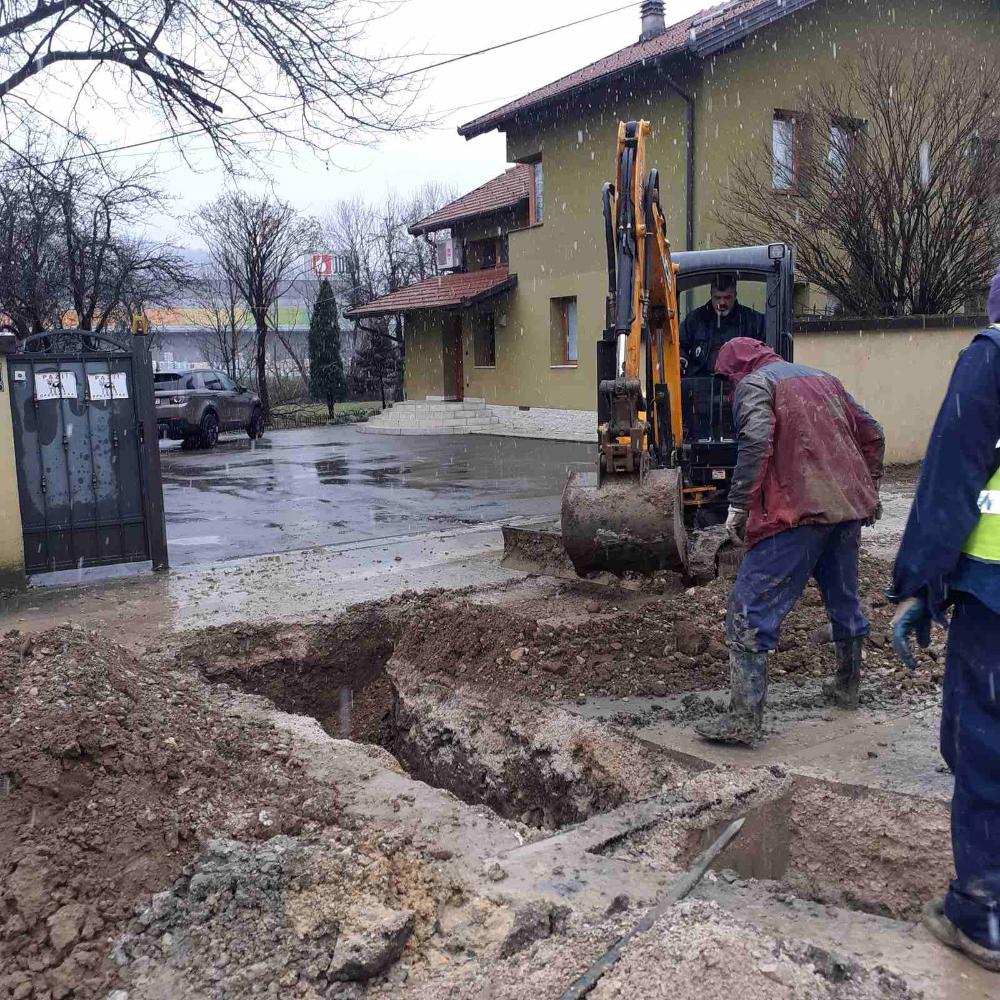 Služba održavanja kanalizacione mreže i objekata:  RADOVI NA KANALIZACIONOJ MREŽI