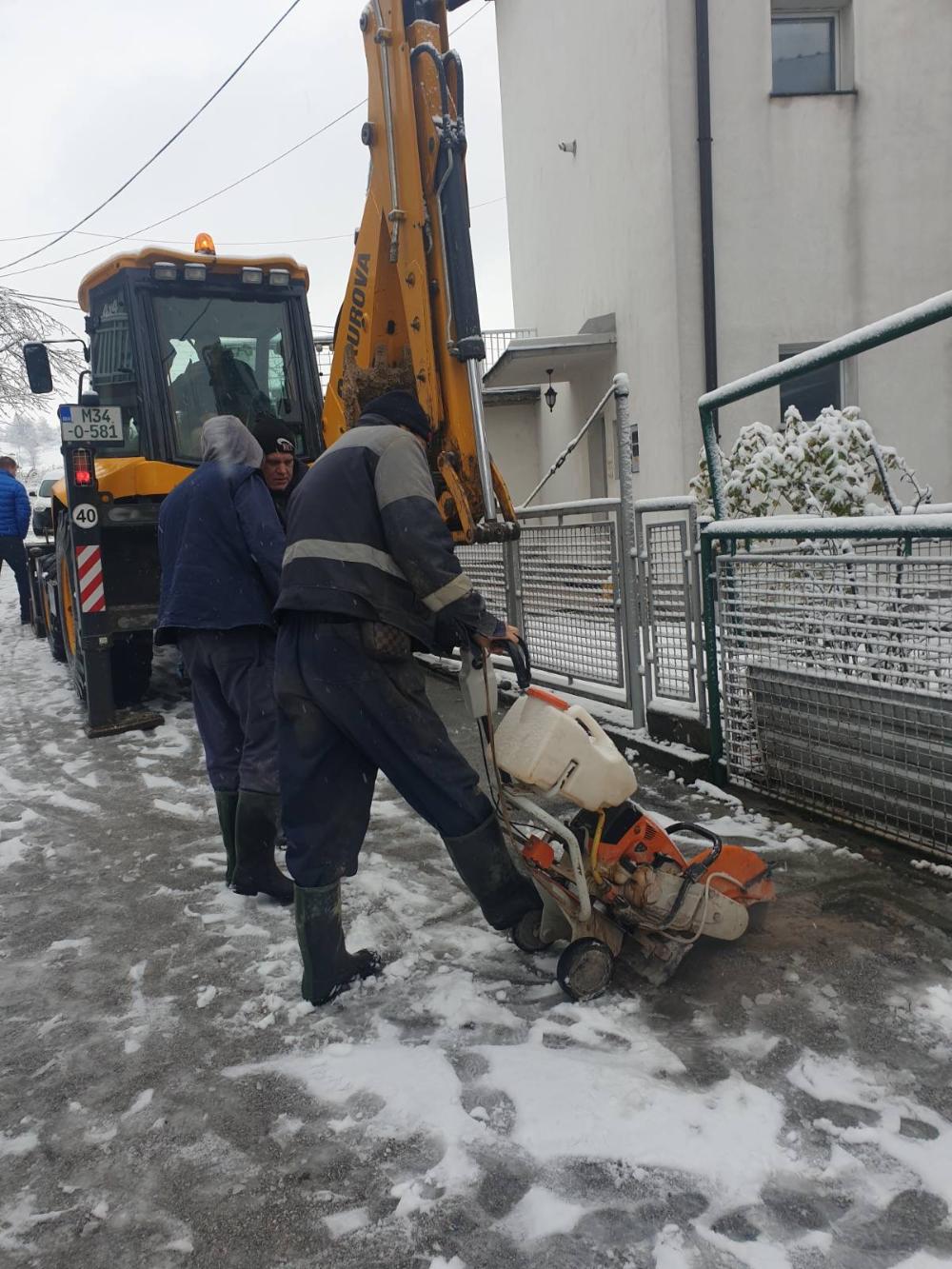 Služba za održavanje vodovodne mreže i objekata:  AKTIVNOSTI NA VODOVODNOJ MREŽI