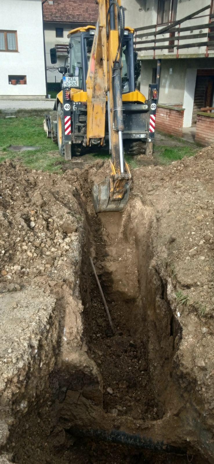 Služba održavanja kanalizacione mreže i objekata:  RADOVI NA KANALIZACIONOJ MREŽI