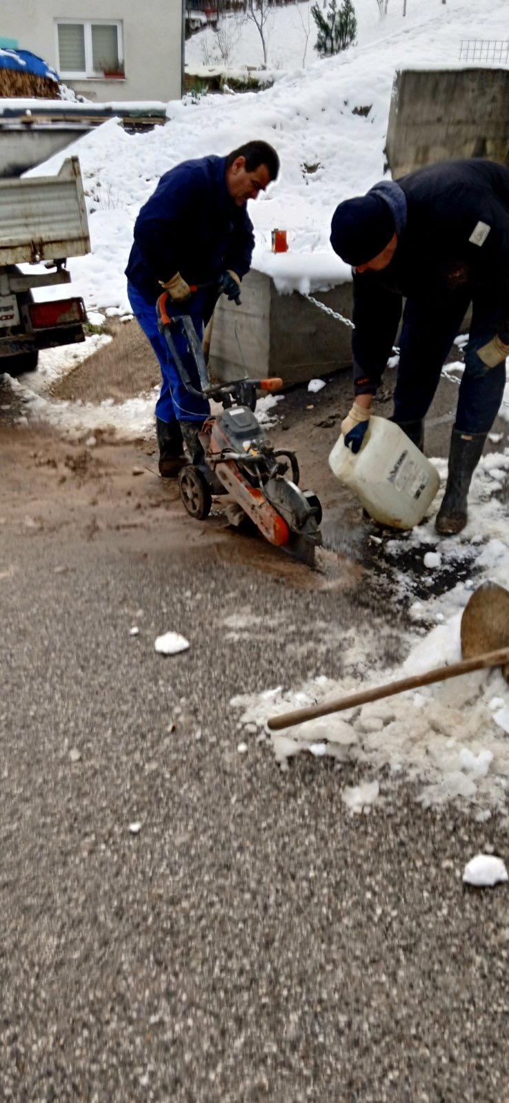 Služba održavanja kanalizacione mreže i objekata:  RADOVI NA KANALIZACIONOJ MREŽI