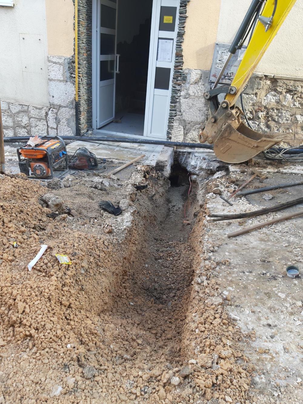 Služba za održavanje vodovodne mreže i objekata:  RADOVI NA VODOVODNOJ MREŽI