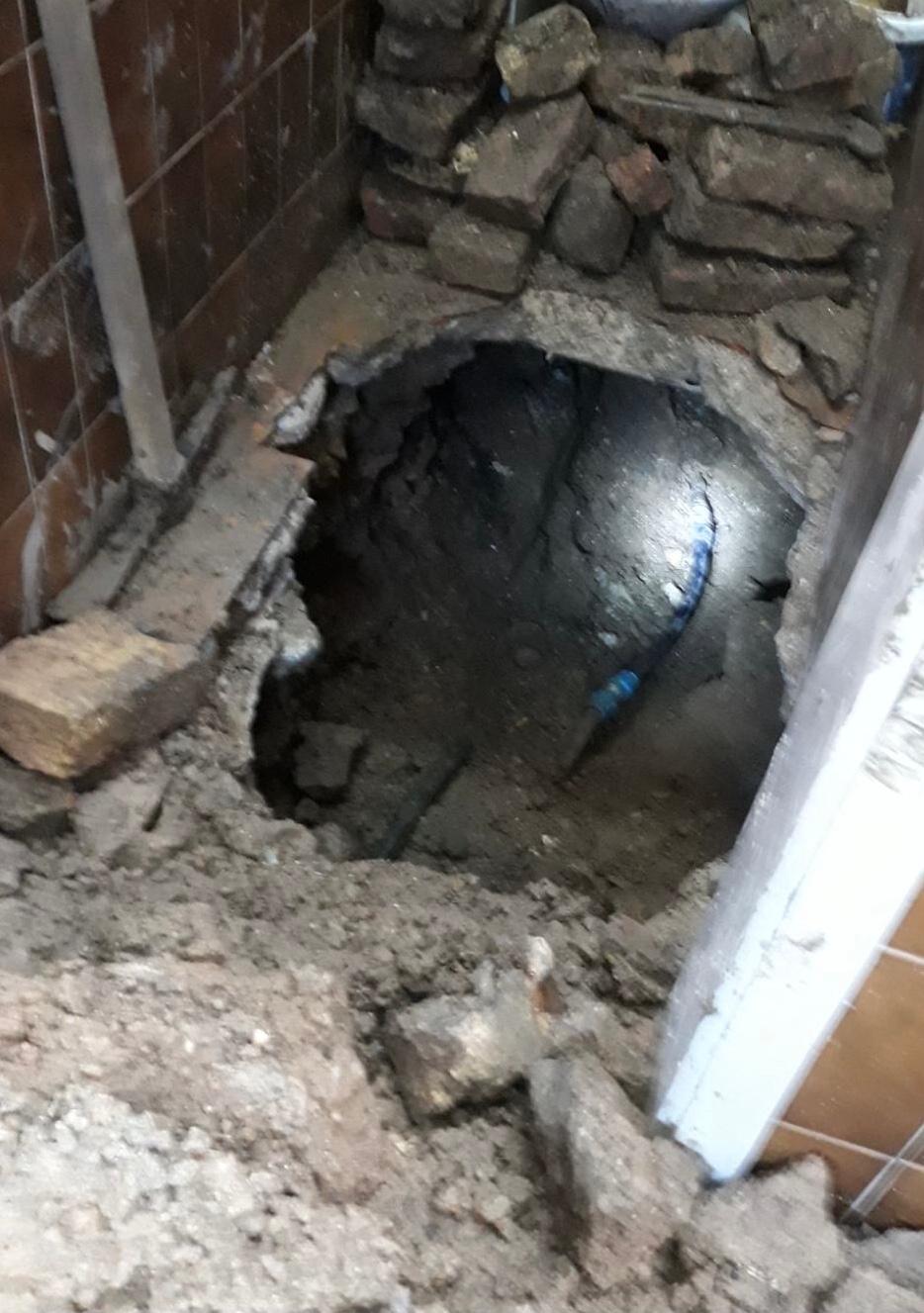 Služba za održavanje vodovodne mreže i objekata:  RADOVI NA VODOVODNOJ MREŽI